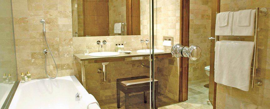 the vineyard hotel bathroom