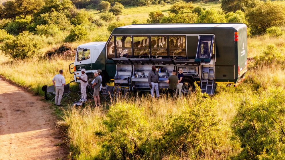drifters custom adventure truck/custom adventure truck set up for sundowner