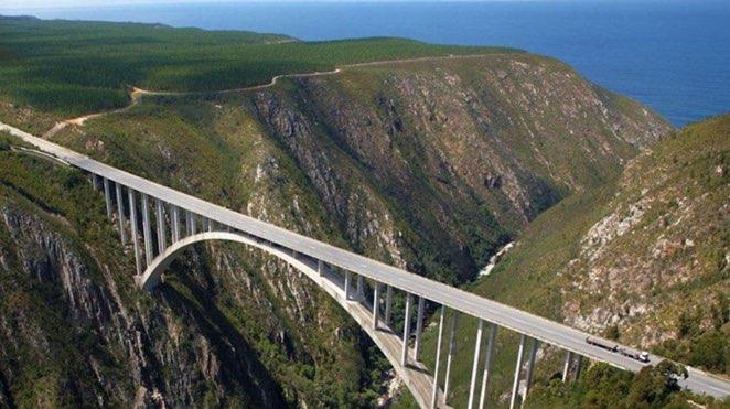 highest bungee jump in the world bloukrans bridge from the air