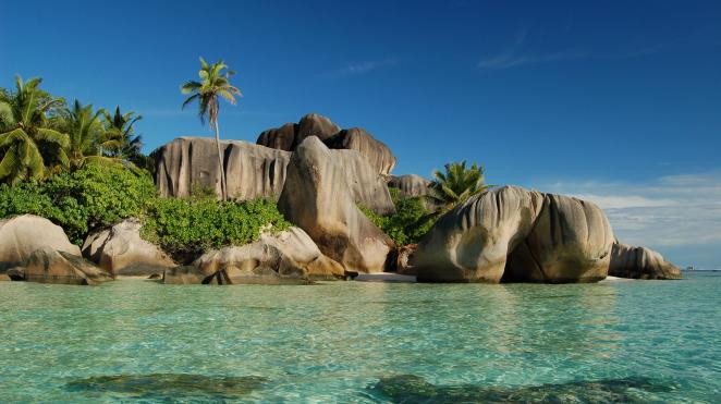 seychelles yacht asne source dargent beach on la digue_1